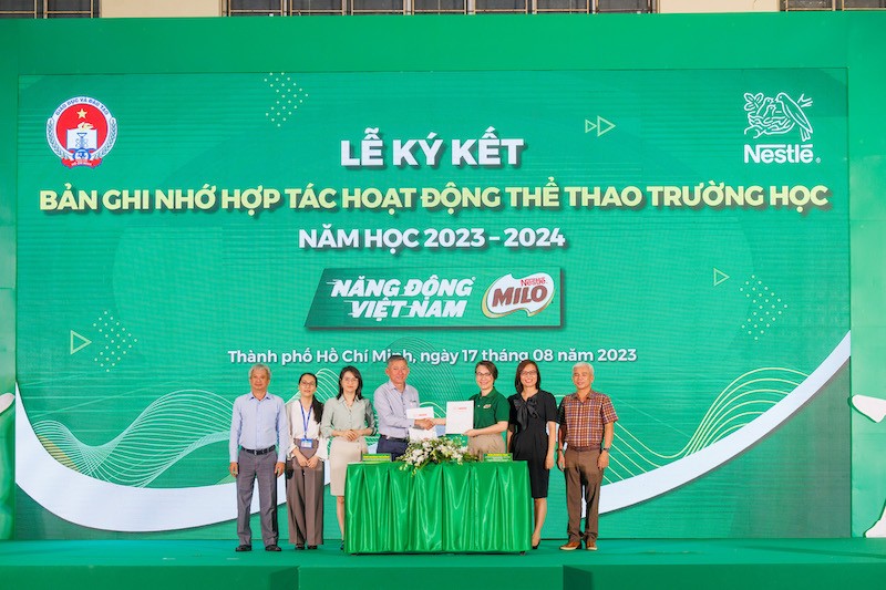 hinh-anh-bat-buoc-co-trong-bai-cong-ty-nestle-viet-nam-nhan-hang-nestle-milo-va-so-giao-duc-va-dao-tao-tphcm-ky-ket-thoa-thuan-hop-tac-cho-nam-hoc-2023-2024-1693469492.jpg