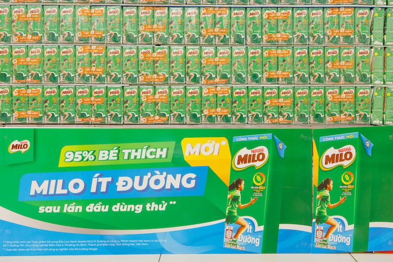 san-pham-sua-milo-it-duong-co-cong-thuc-moi-giam-bot-25-luong-duong-so-voi-sua-milo-thuong-1693469558.jpg