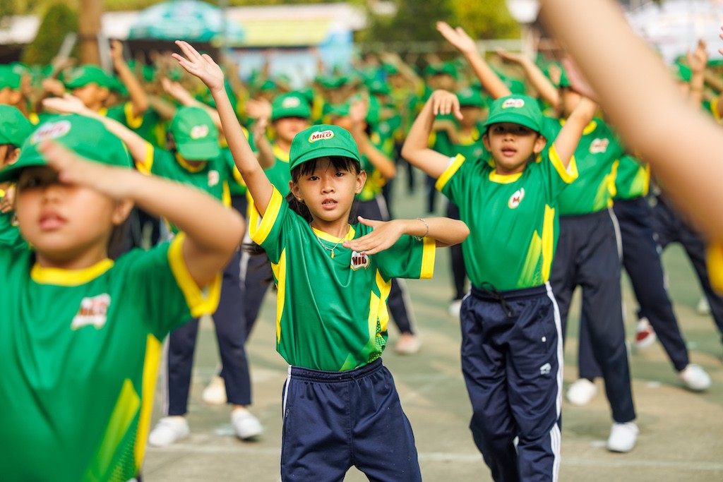 nestle-milo-cam-ket-thuc-day-phong-trao-the-thao-cho-tre-em-chung-tay-cung-chinh-quyen-va-phu-huynh-viet-xay-dung-mot-the-he-y-chi-1702392887.jpg