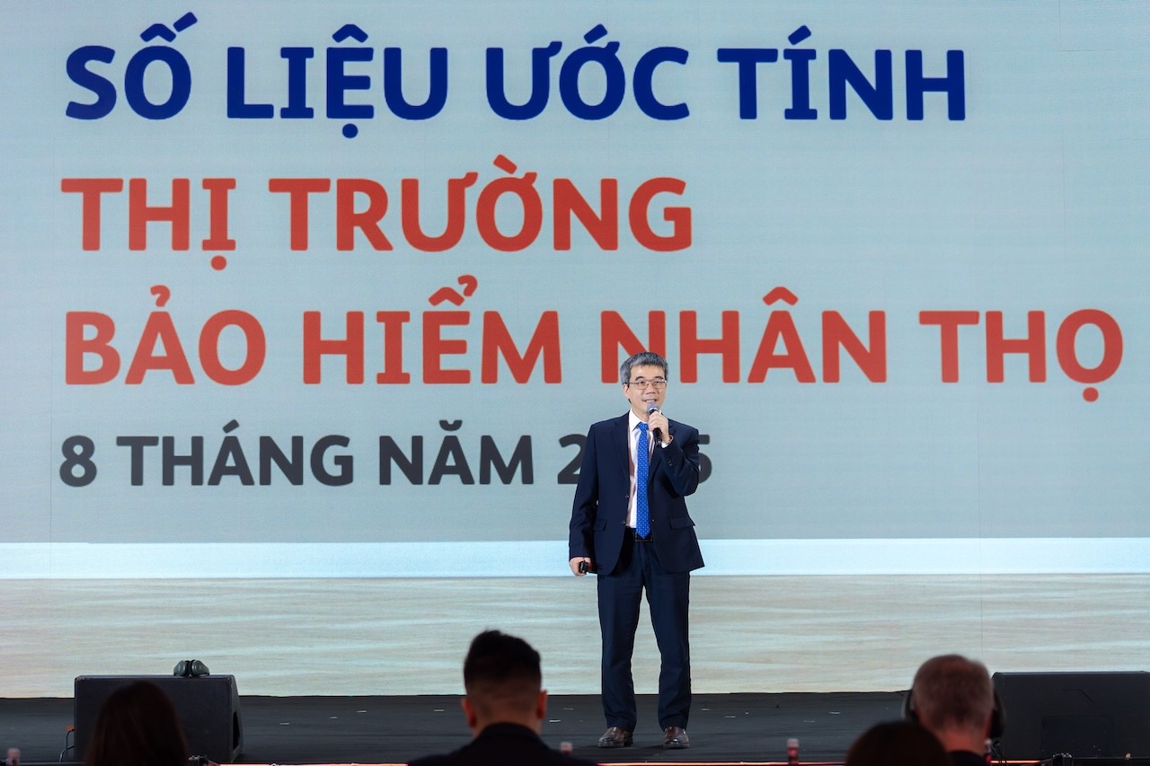 ong-ngo-trung-dung-pho-tong-thu-ky-hiep-hoi-bao-hiem-viet-nam-chia-se-tai-su-kien-1758776626.jpg