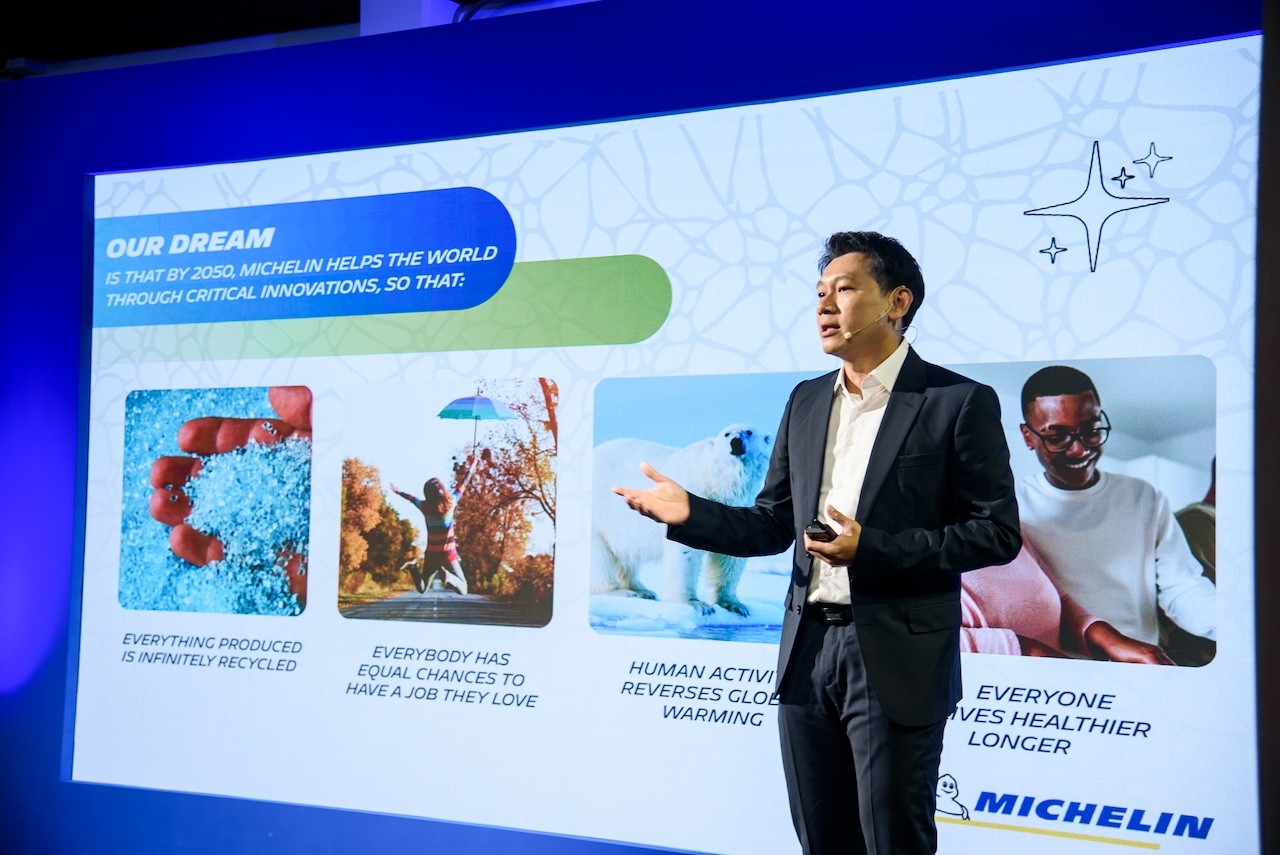 3-michelin-khong-ngung-doi-moi-sang-tao-phat-trien-ben-vung-va-dinh-huong-lay-con-nguoi-lam-trong-tam-cung-song-hanh-1761824450.jpg