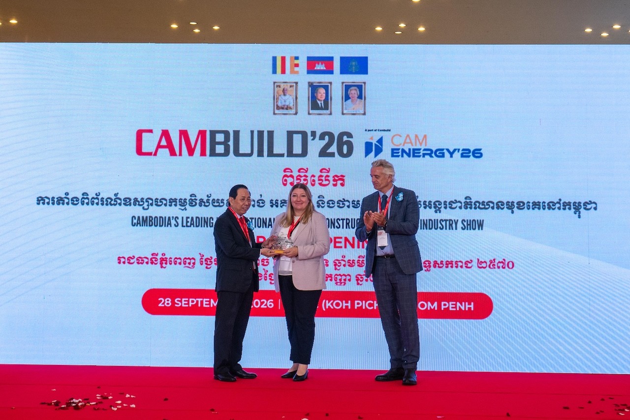 dai-dien-gaz-thanh-dat-nhan-ky-niem-chuong-tai-cam-auto-2026-dien-ra-tai-phnom-penh-campuchia-1791889757.jpg