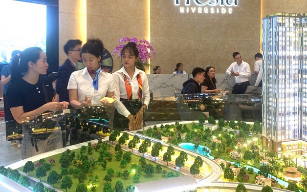 Siết tín dụng bất động sản: Kiểm soát rủi ro sao cho không triệt tiêu động lực tăng trưởng?