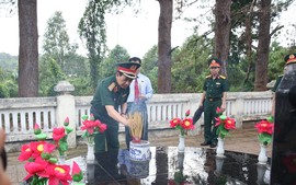 Đại tướng Phan Văn Giang dâng hương, tưởng niệm các Anh hùng liệt sĩ tại Lâm Đồng