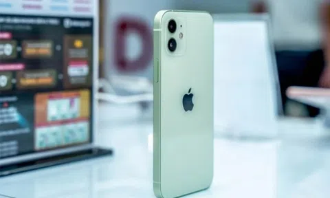 Mẫu điện thoại nhà Táo giá chỉ hơn 5 triệu: Hiệu năng cực khủng, đại chiến với mọi đối thủ