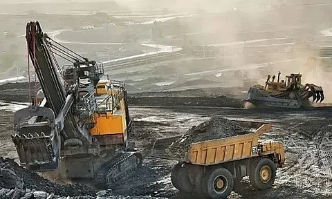 Cổ phiếu Đá Hoàng Mai tăng gần 500%, lãnh đạo công ty ồ ạt chốt lời