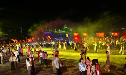 Tp.HCM: Doanh thu du lịch và dịch vụ đạt con số khủng trong 10 ngày Lễ hội Sông nước