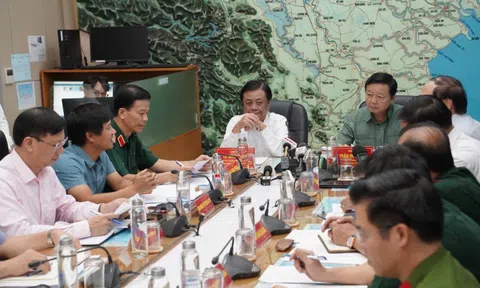 Bão số 3 diễn biến phức tạp, Bộ GTVT cân nhắc cấm bay