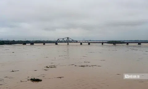 Hà Nội ban hành lệnh báo động 1 trên sông Hồng