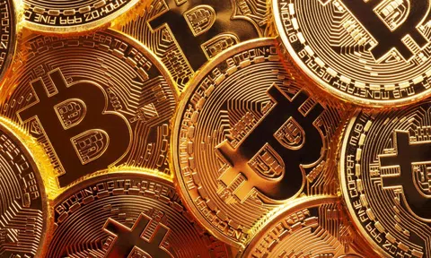 Bitcoin cán mốc kỷ lục 75.000 USD khi nhà đầu tư đặt cược ông Trump đắc cử