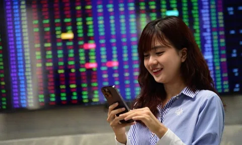 Chứng khoán phiên sáng 7/1: Cổ phiếu tài chính-ngân hàng kéo chỉ số, VN-Index giữ sắc xanh
