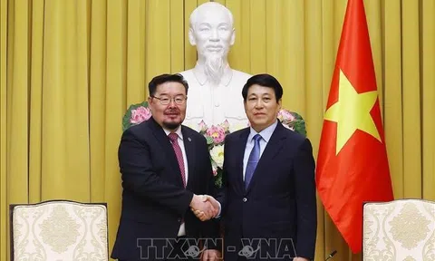 Chủ tịch nước Lương Cường tiếp Chánh Văn phòng Tổng thống Mông Cổ