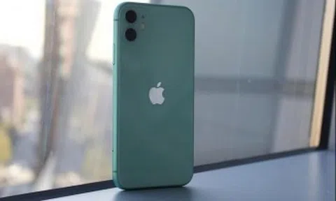 Giá iPhone 11 mới nhất sau Tết 2025: Bán lẻ "rẻ như bán buôn"