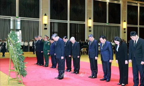 Tổng Bí thư Tô Lâm viếng đồng chí Khamtay Siphandone