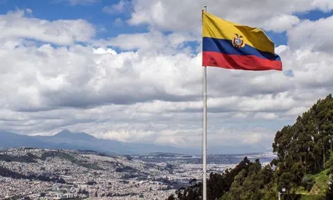 Điện mừng Quốc khánh Cộng hòa Ecuador