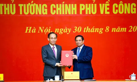 Thủ tướng Phạm Minh Chính trao quyết định giao quyền Bộ trưởng Bộ Ngoại giao