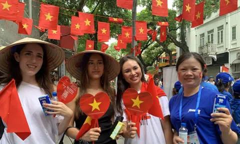 Hơn 1 triệu sản phẩm của Vinamilk tiếp thêm dinh dưỡng cho các lực lượng, người dân trong đại lễ 80 năm Cách mạng tháng Tám và Quốc khánh 2/9