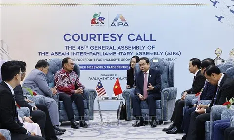Chủ tịch Quốc hội Trần Thanh Mẫn hội kiến Thủ tướng Malaysia