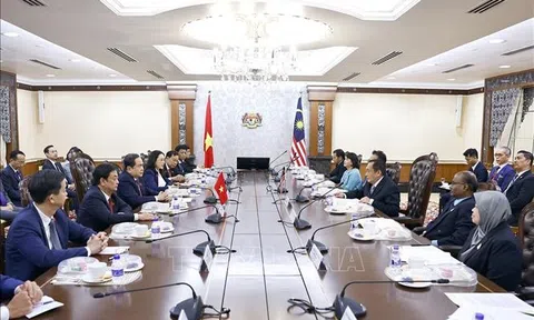 Chủ tịch Quốc hội Trần Thanh Mẫn hội đàm với Chủ tịch Thượng viện Malaysia