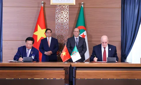 Việt Nam - Algeria ký kết nhiều văn kiện hợp tác quan trọng