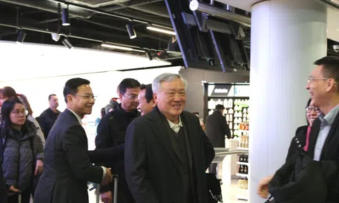 Phó Thủ tướng Thường trực Chính phủ Nguyễn Hoà Bình bắt đầu chuyến thăm làm việc tại Thụy Sĩ