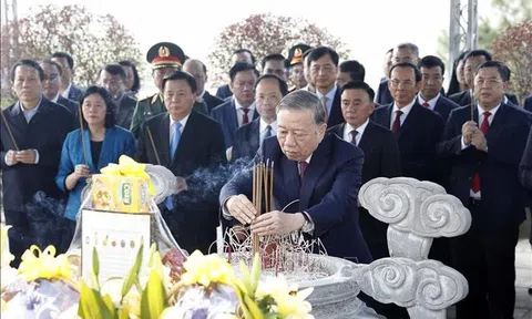 Tổng Bí thư Tô Lâm dâng hương tưởng niệm các Tổng Bí thư Trần Phú và Hà Huy Tập tại Hà Tĩnh
