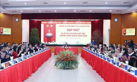 Thường trực Ban Bí thư Trần Cẩm Tú gặp mặt 96 bí thư chi bộ xuất sắc