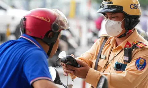 Đã qua đêm sau khi uống rượu, vì sao vẫn có thể bị xử phạt nồng độ cồn?