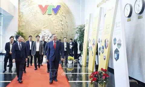Tổng Bí thư Tô Lâm thăm, chúc Tết cán bộ, phóng viên VTV và VOV