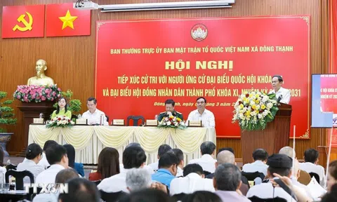 Chủ tịch Quốc hội Trần Thanh Mẫn dự Hội nghị tiếp xúc cử tri TPHCM