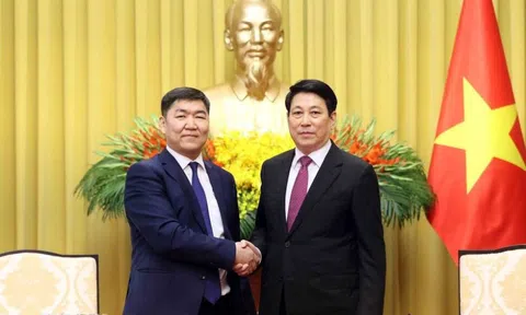 Chủ tịch nước Lương Cường tiếp Chánh án Tòa án Tối cao Mông Cổ