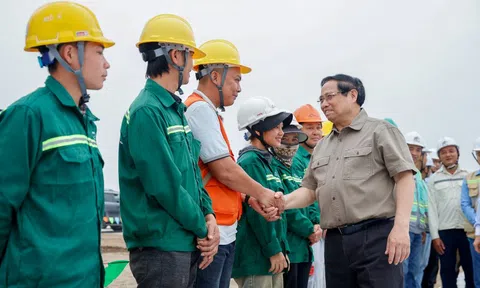 Thủ tướng: Phát triển kinh tế hàng không, khu thương mại tự do thế hệ mới tại sân bay Gia Bình