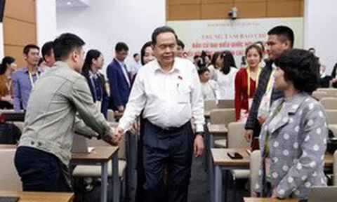 Bầu cử để lựa chọn người xứng đáng đưa đất nước bước vào kỷ nguyên mới