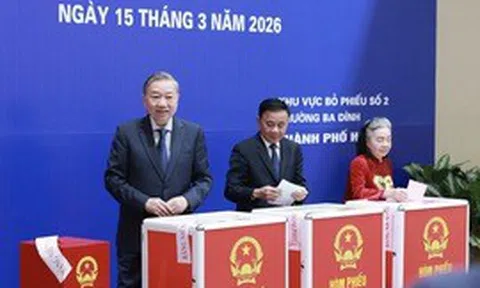 Tổng Bí thư Tô Lâm bỏ phiếu bầu cử đại biểu Quốc hội, HĐND các cấp tại phường Ba Đình, Hà Nội