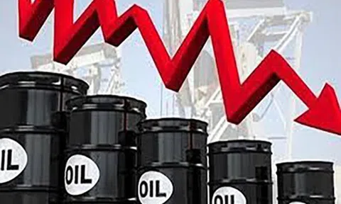 Giá dầu thế giới hôm nay (17/3): Giảm mạnh sau khi một số tàu thuyền đã đi qua eo biển Hormuz