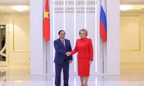 Thủ tướng Chính phủ Phạm Minh Chính gặp Chủ tịch Hội đồng Liên bang Nga