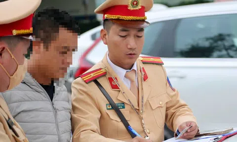 Từ 15/5, mức phạt xe máy, ôtô vượt rào chắn đường sắt tăng gấp 4-6 lần, ai cũng nên biết