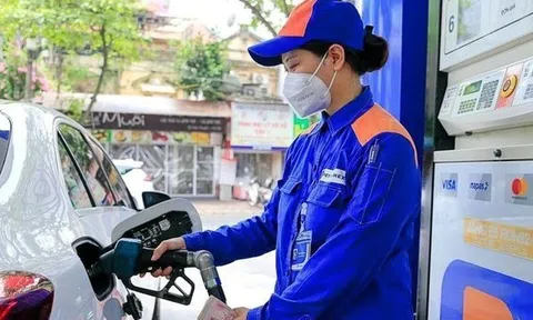 Bộ Tài chính đề xuất miễn thuế xăng, dầu, nhiên liệu bay đến 30/6/2026