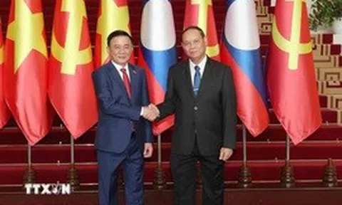 Thường trực Ban Bí thư Trần Cẩm Tú hội đàm với Thường trực Ban Bí thư Trung ương Đảng Nhân dân Cách mạng Lào