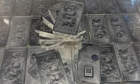 Giá bạc hôm nay (15/4): Giá bạc thế giới bùng nổ kéo giá bạc trong nước tăng mạnh