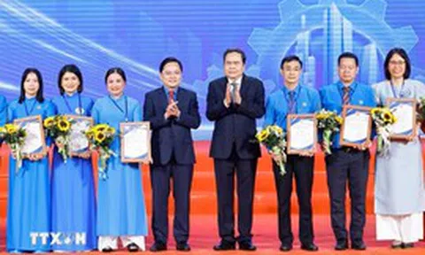 Chủ tịch Quốc hội Trần Thanh Mẫn: Các cấp Công đoàn tập trung nâng cao năng suất lao động và tăng trưởng hai con số