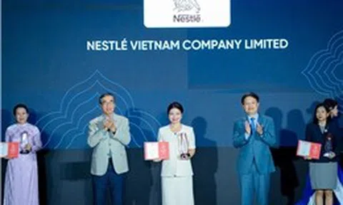 Nestlé Việt Nam được vinh danh tại Giải thưởng Rồng Vàng lần thứ 25 về phát triển chuỗi giá trị nông nghiệp bền vững