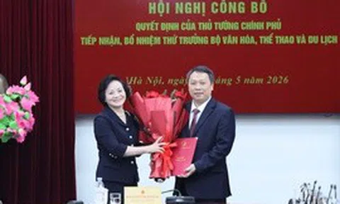Phó Thủ tướng Phạm Thị Thanh Trà trao quyết định bổ nhiệm ông Nguyễn Huy Dũng giữ chức Thứ trưởng Bộ VHTT&DL