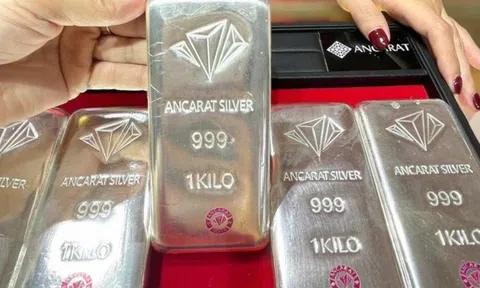 Giá bạc hôm nay (26/5): Biến động mạnh, nhà đầu tư bắt đáy