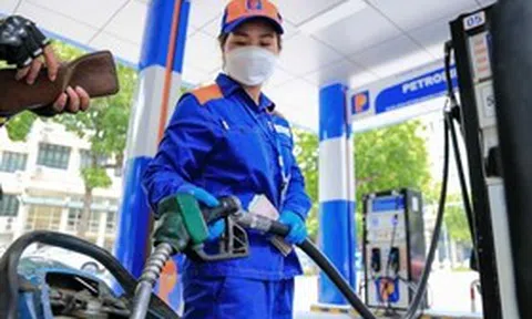 Giá xăng dầu hôm nay chiều 28/5 đồng loạt giảm, nhiều nhất gần 1.400 đồng/lít