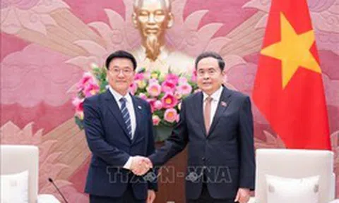 Chủ tịch Quốc hội Trần Thanh Mẫn tiếp Đoàn đại biểu Viện Nghiên cứu kinh tế Kimhakmin E-roun