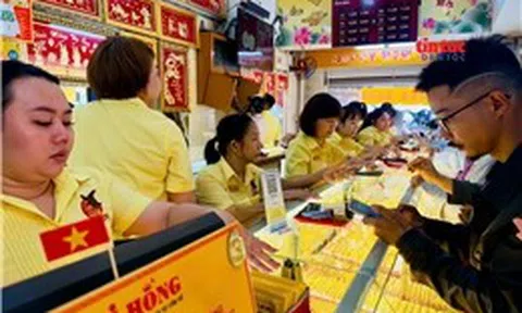 Giá vàng sáng 30/8: Người mua lỗ 4,9 triệu đồng/lượng nếu 'đu' đỉnh tuần