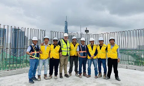 CITY GARDEN THỦ THIÊM CÔNG BỐ CẤT NÓC  TOÀ THÁP THAMES TOWER THUỘC DỰ ÁN THE RIVER