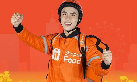 Shipper ShopeeFood “trực chiến”, hỗ trợ cửa hàng, quán ăn và người dân mùa dịch