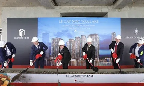 GRAND MARINA, SAIGON CẤT NÓC TÒA THÁP CĂN HỘ HÀNG HIỆU MARRIOTT ĐẦU TIÊN
